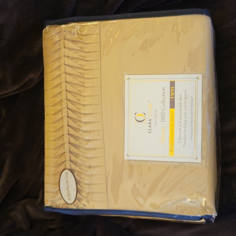 Clara Clark Deluxe sheet set Premier 1800 Collection Twin/Twin XL Gold New …